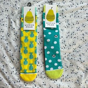 2 pairs of woven pear socks